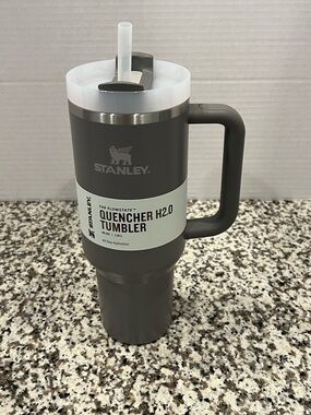 Stanley Quencher H2.0 Tumbler - Stone with White Lid New 40 Oz